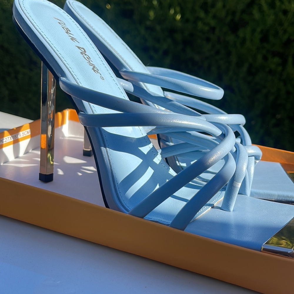 Public desire blue heels - Picture 2 of 3